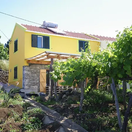 A Charming Spot * Estreito Da Calheta