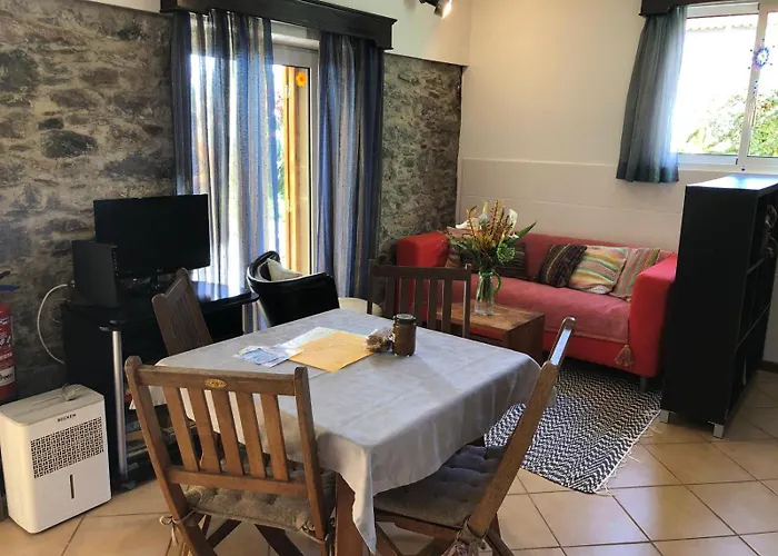 A Charming Spot Estreito Da Calheta