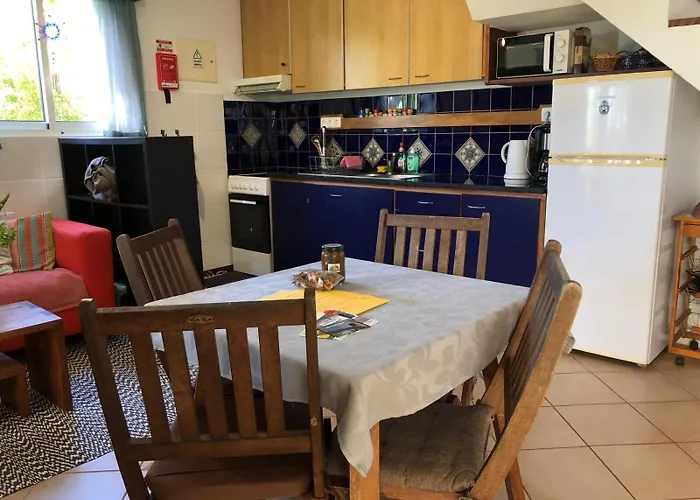 A Charming Spot Дом отдыха Estreito Da Calheta