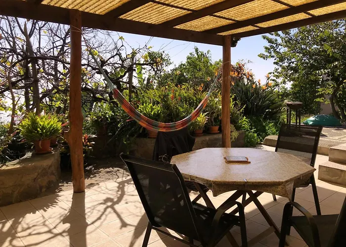 Дом отдыха A Charming Spot Estreito Da Calheta